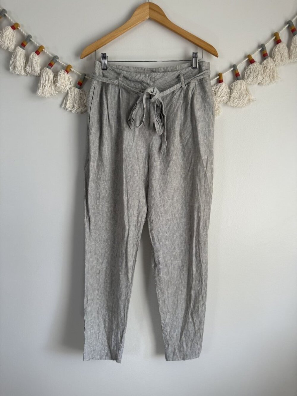 Rebecca Elliot Pinstripe 100% Linen Relaxed Belted Pant Coastal Beachy Gray M